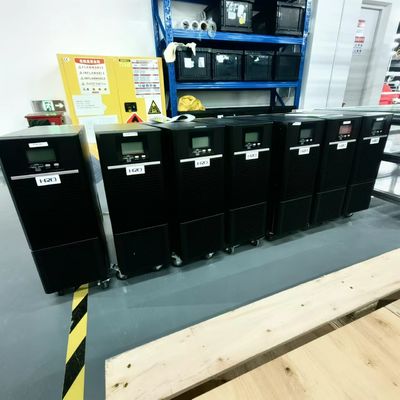 Mise à niveau vers un UPS HF en ligne à double conversion en 3 phases pour une alimentation stable