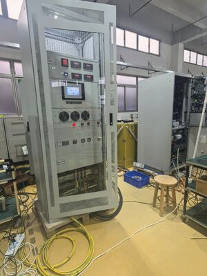 Redresseur industriel AC/DC série R7000 avec transformateur d'isolement d'entrée